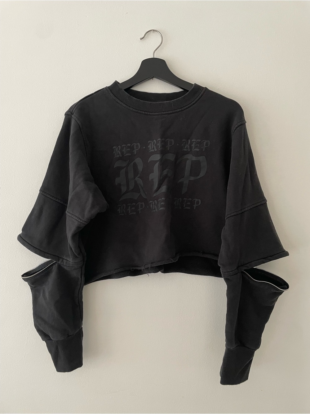 CROPPED Taylor Swift Reputation REP Zip Sleeve Sweatshirt